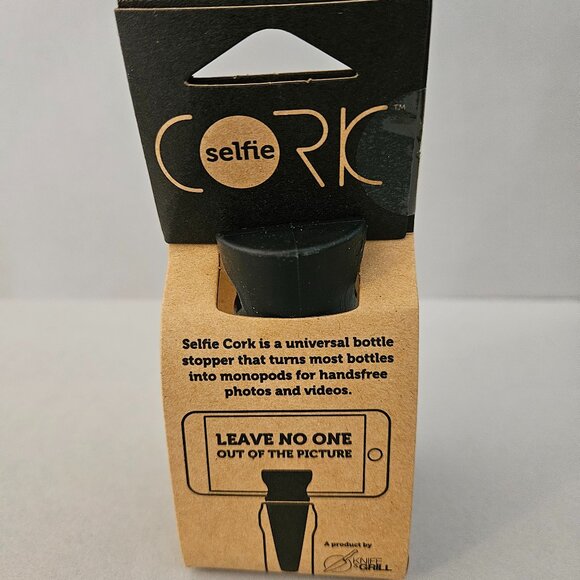 Selfie Wine Cork/ Stopper Leave No One Out of The Picture Stocking Stuffer - Picture 1 of 3